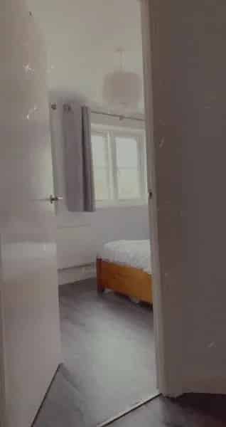 Spacious 2-Bedroom 2-Bathroom House with Solar Panels