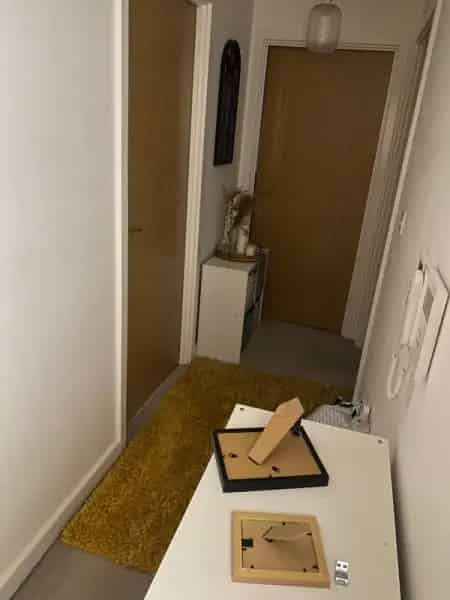 2nd Floor 2 Bedroom Flat Near School and Bus Stop