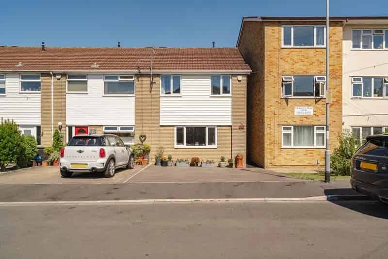 3 Bedroom End Terrace House for Sale Charlton Mead Drive