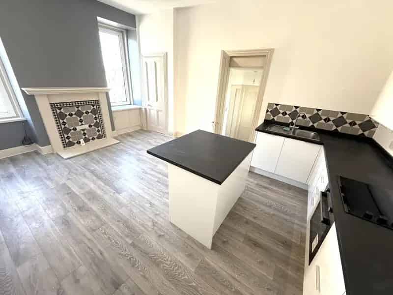 3 Bedroom Flat to Rent in Cults Aberdeen