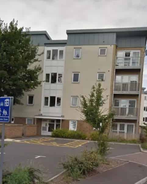 2 Bed Ground Floor Property with Patio and Parking
