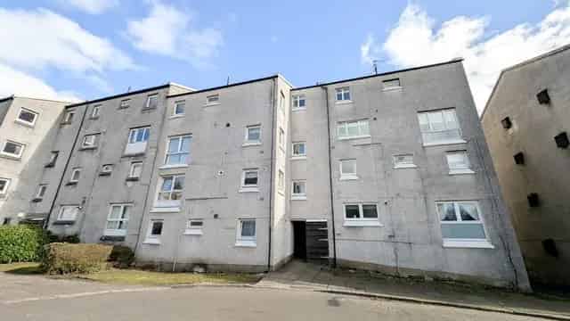 2 Bedroom Maisonette Flat for Sale in Cumbernauld