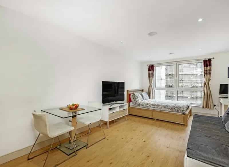 Modern Studio Apartment near Chelsea Harbour