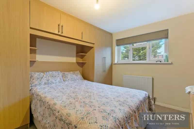2 bedroom House
 For Sale 
Total Size: 708 SQ FT