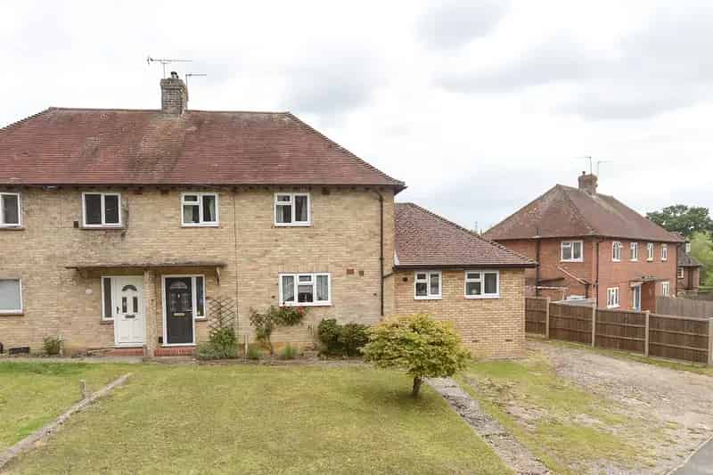 4 Bedroom Semi Detached House For Sale Near Cranleigh High Street