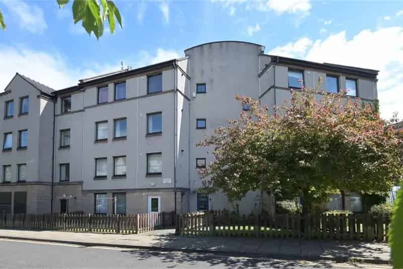 2 Bed Top Floor Flat Newington Edinburgh