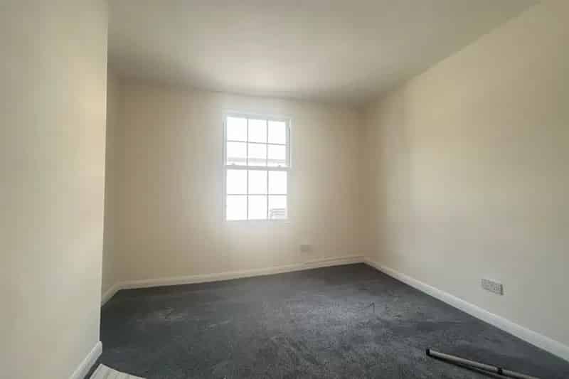 3 Bed Town Centre Duplex Apartment - Newly Renovated