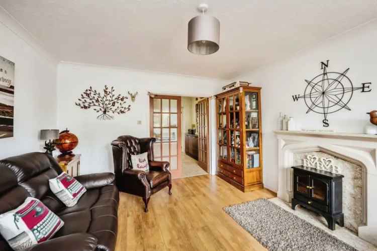 5 Bedroom Detached House with Annex Near M4