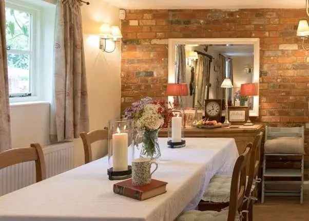 4 Bed House and Cottages For Sale