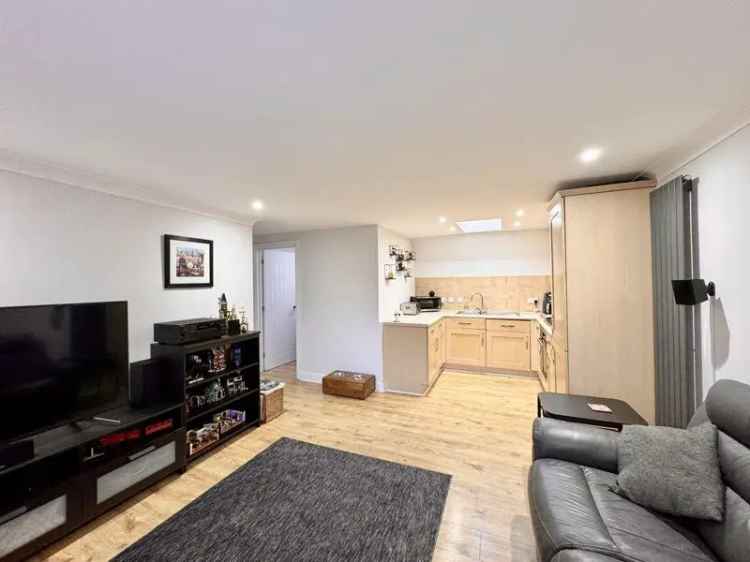 1 Bedroom Apartment for Sale in Four Oaks