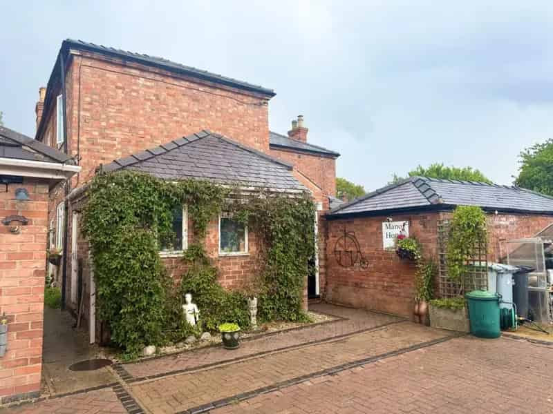 3 bedroom House
 For Sale