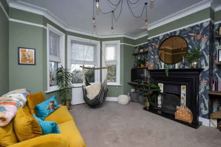 3-Bedroom House Near Eastbourne Seafront