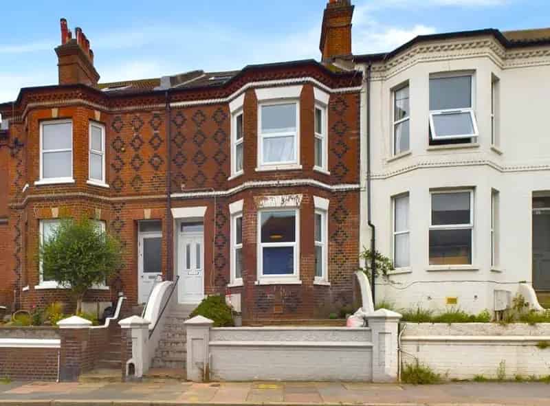 6 Bedroom Terraced House For Sale