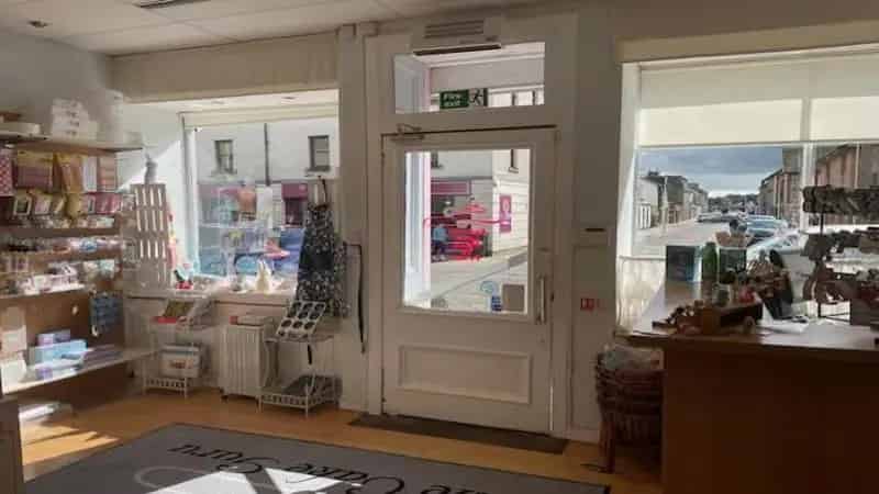 Retail Office Unit To Let Near TSB Bank and Tesco