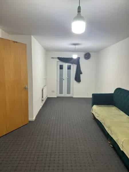 Flat 2 Bedroom