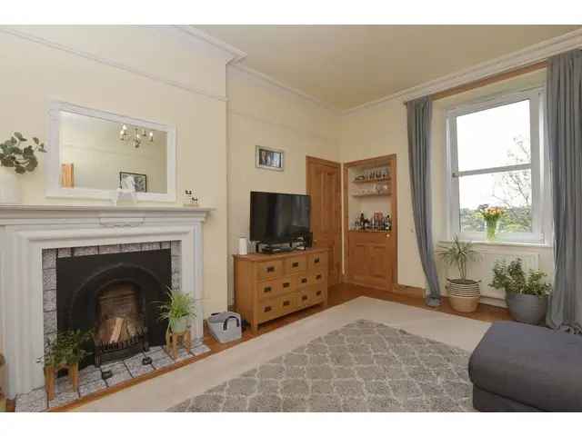 3 bedroom flat  for sale