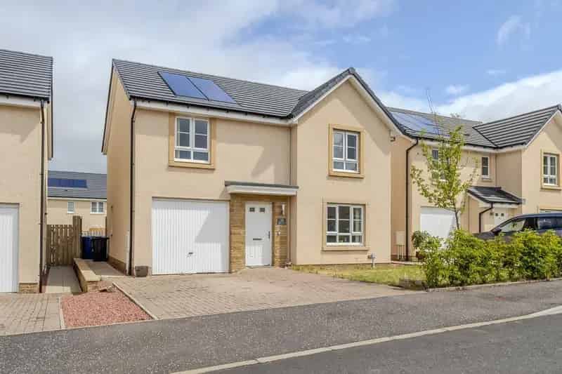 4 Bedroom Detached Villa For Sale