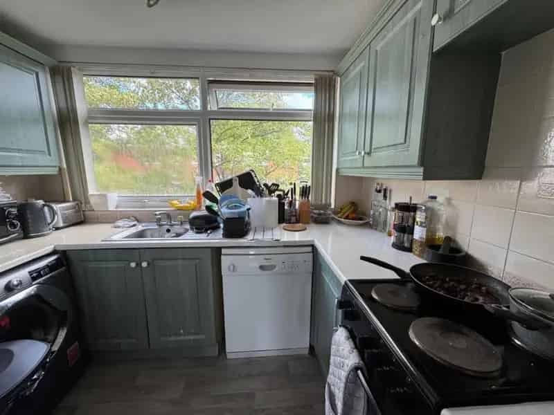 2 bed flat for sale