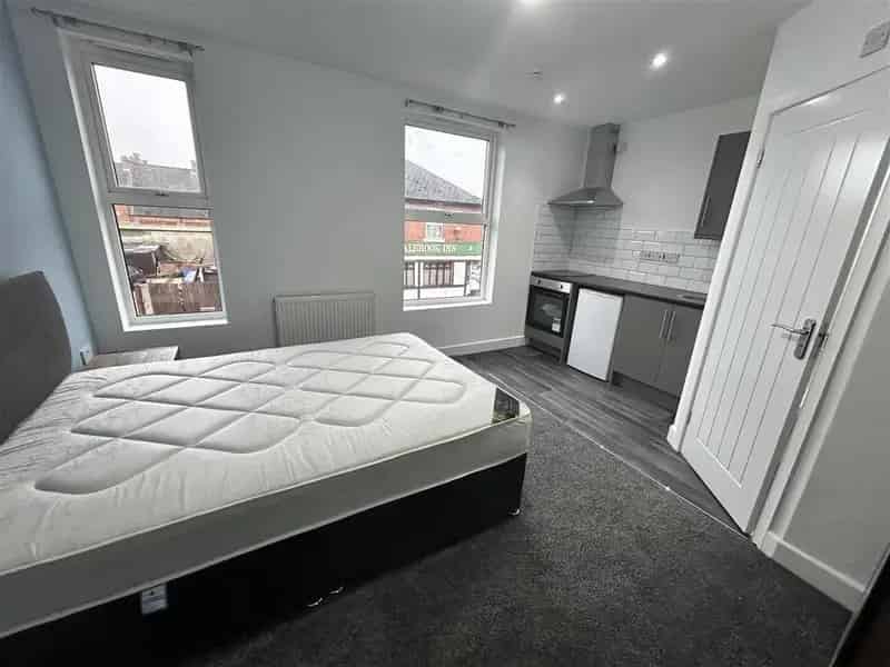 Studio to Rent