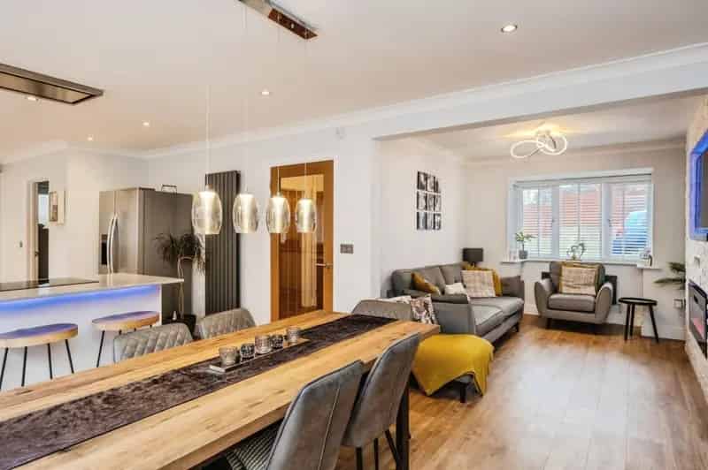 4 Bedroom Detached House for Sale in Birchgrove