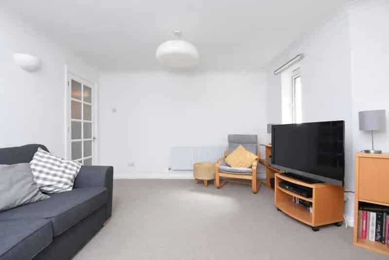 Two Double Bedroom Apartment near Wandsworth Common Station