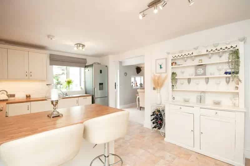 3 Double Bedroom Detached Chalet Bungalow Hellingly