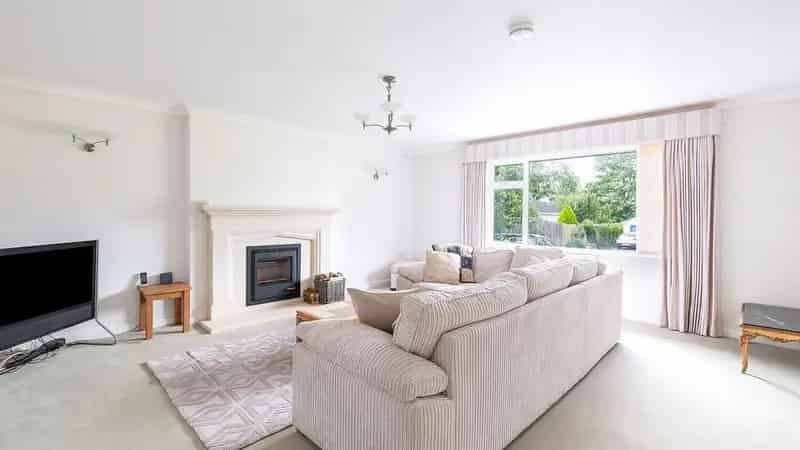 4 Bedroom Bungalow for Sale Near Beach