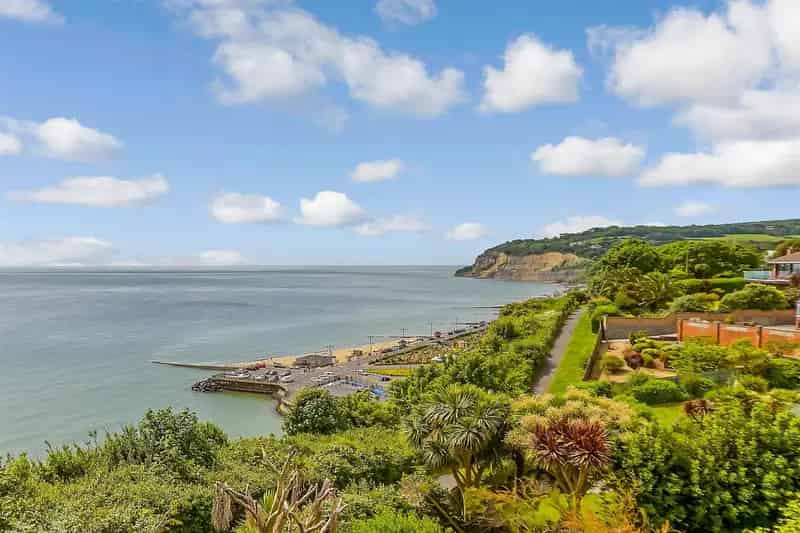 4 Bedroom Detached House with Infinity Pool and Sea Views