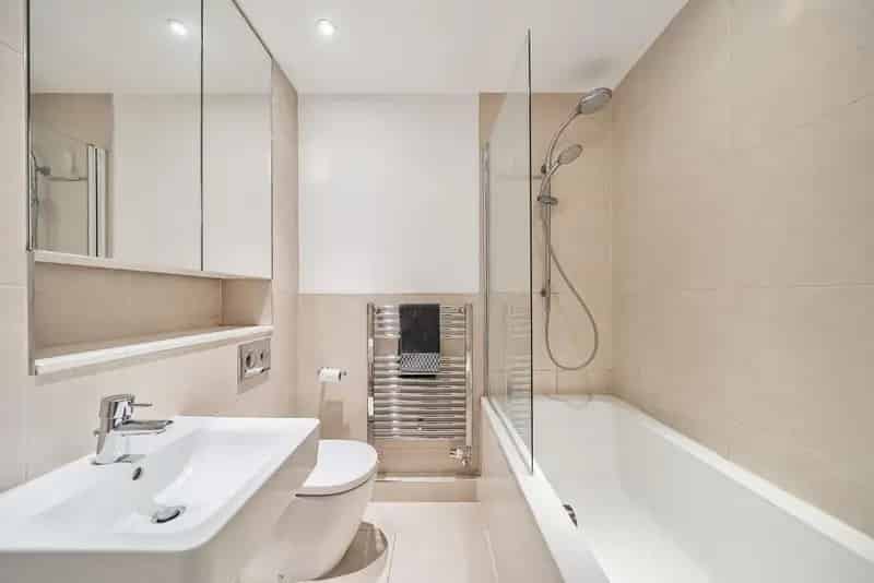 Spacious One Double Bedroom Apartment First Floor