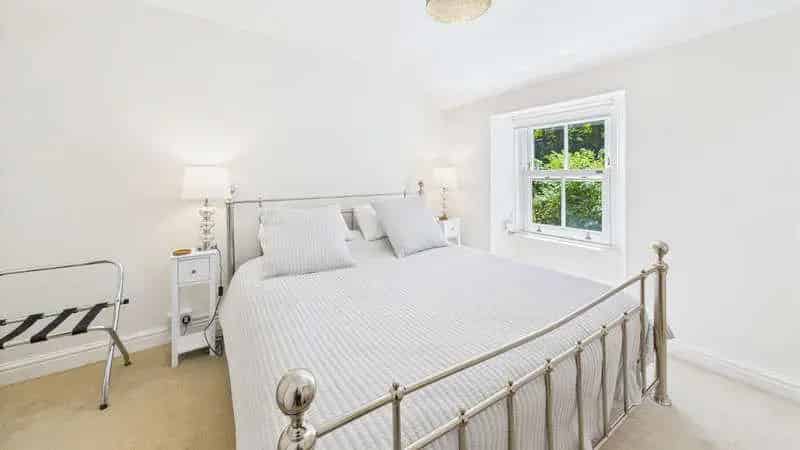 3 Bed Granite Cottage St Hilary No Onward Chain