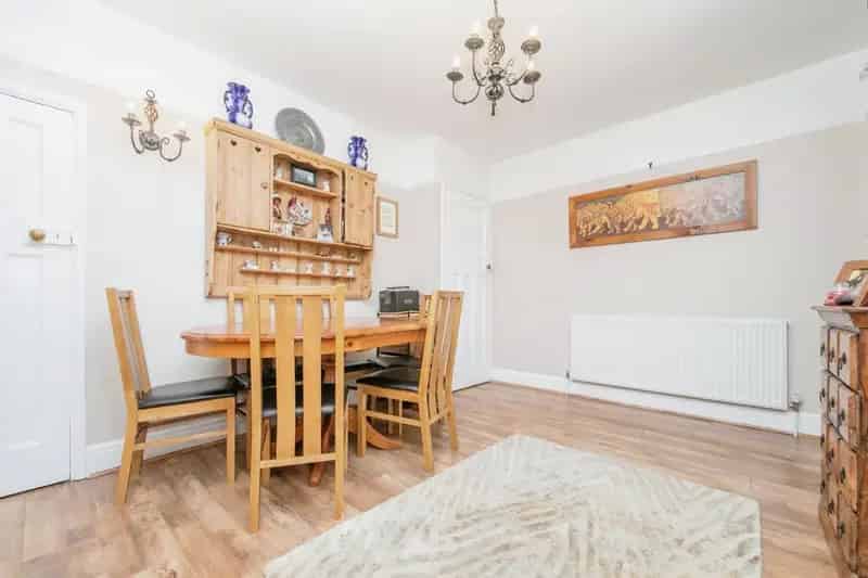 Spacious 4-Bedroom Detached Family Home