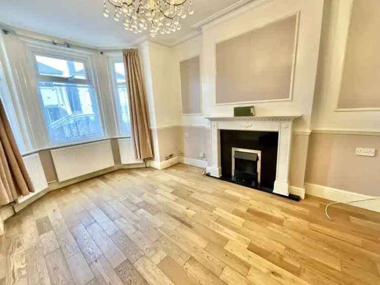 3 Bedroom Semi Detached House Southbourne