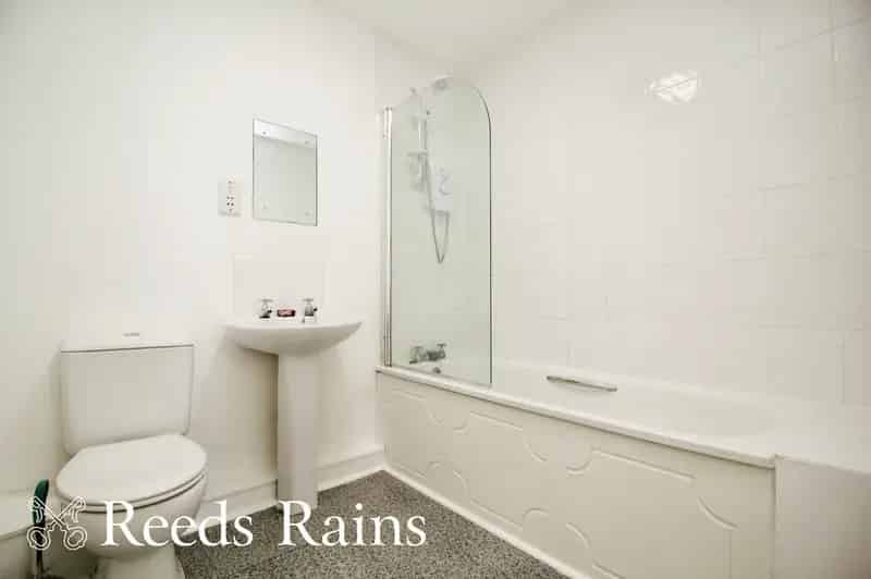 1 Bedroom Flat for Sale Toxteth Merseyside L8 Modern Method Sale