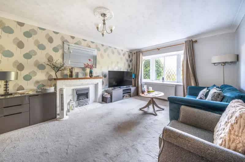 4 Bedroom Detached House with Annex Near Burnham Station