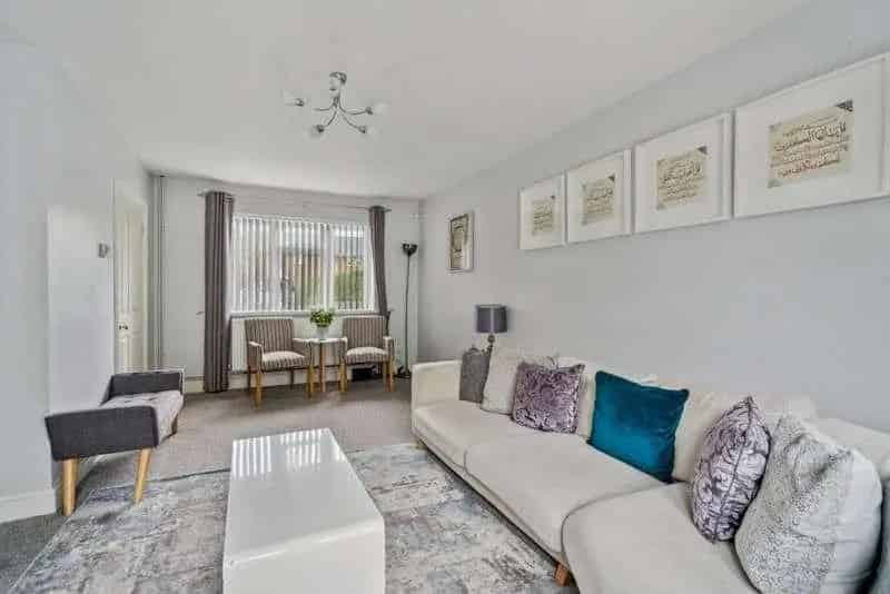 3 Bed Mid Terrace House For Sale