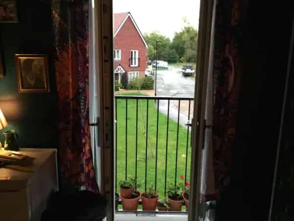 Spacious 1st Floor Flat Near Farnham - Quirky Decor - Pets Allowed