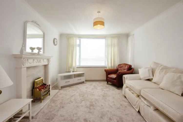 3 Bed Semi Detached House Greenwich Avenue