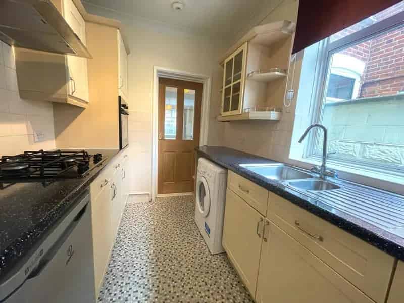 3 Bed House with Garden and Permit Parking