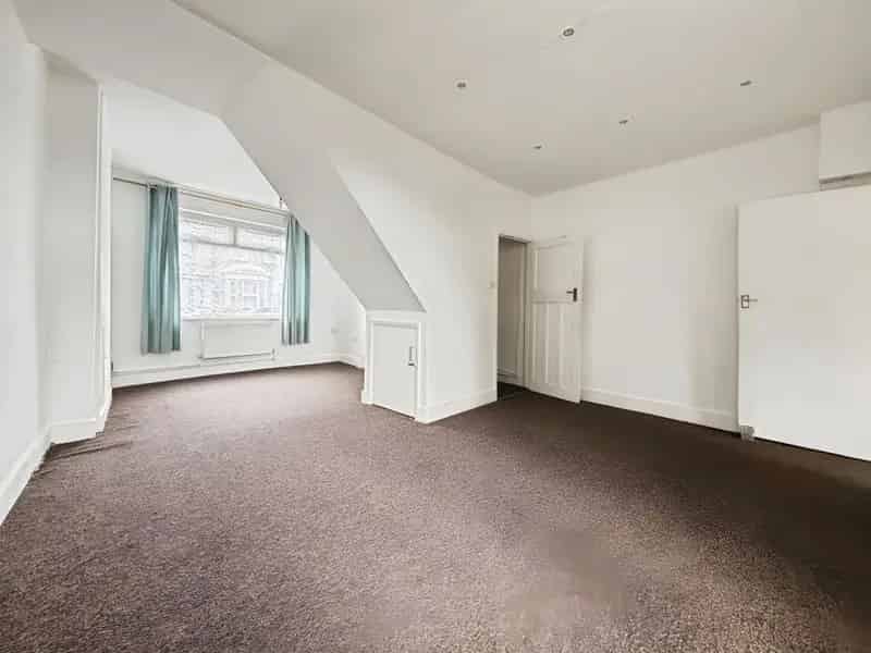 2 Bedroom Mid Terrace House for Sale London E13