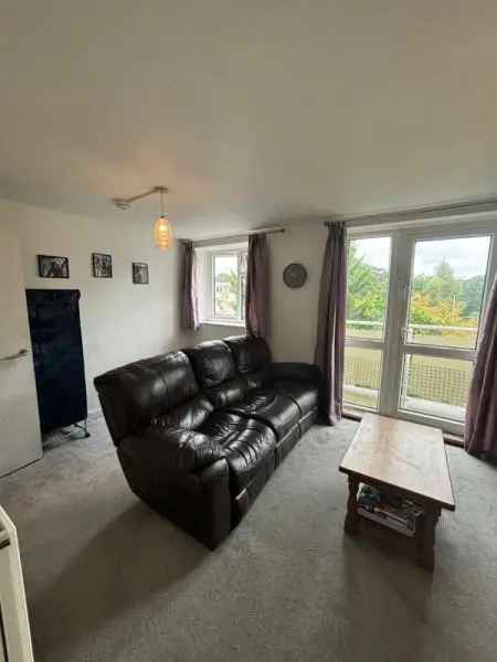 2 Bed Flat Moorfeilds Bath