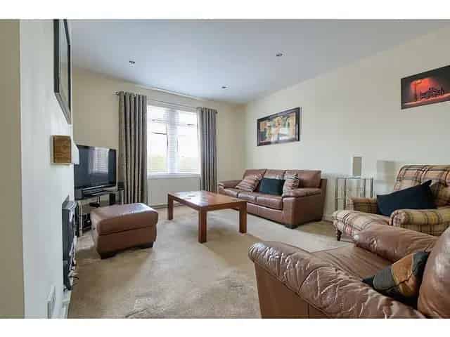 2 Bedroom Flat for Sale in Loanhead