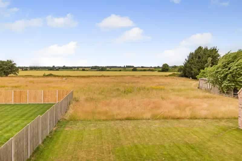 3 Bed Detached Chalet Bungalow with 2 Acres