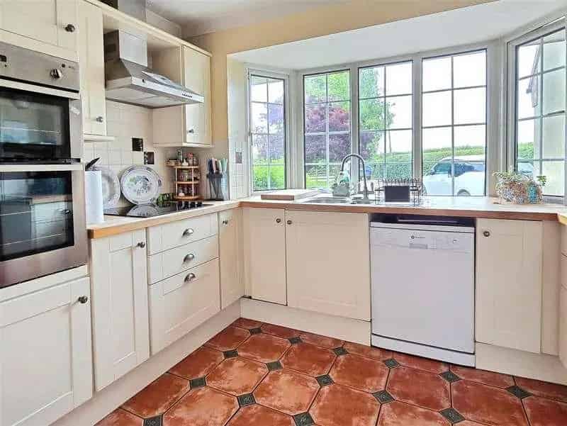 4 Bed House for Sale in Coton-in-the-Clay