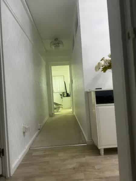 Large 2-Bedroom Flat - Newly Renovated Kitchen & Bathroom