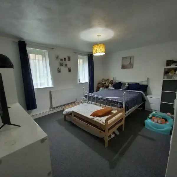 Flat For Rent in Mid Sussex, England