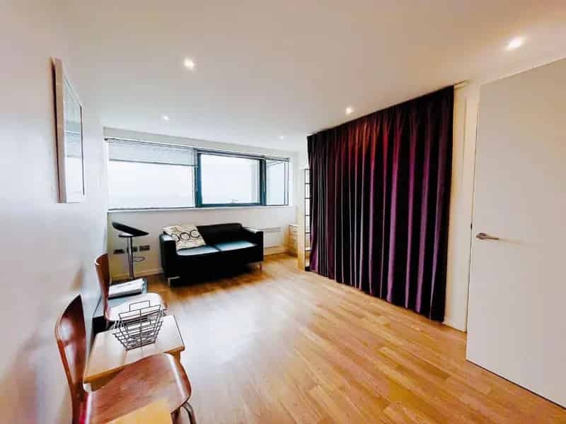 26th Floor Furnished Studio Apartment City Centre Leeds
