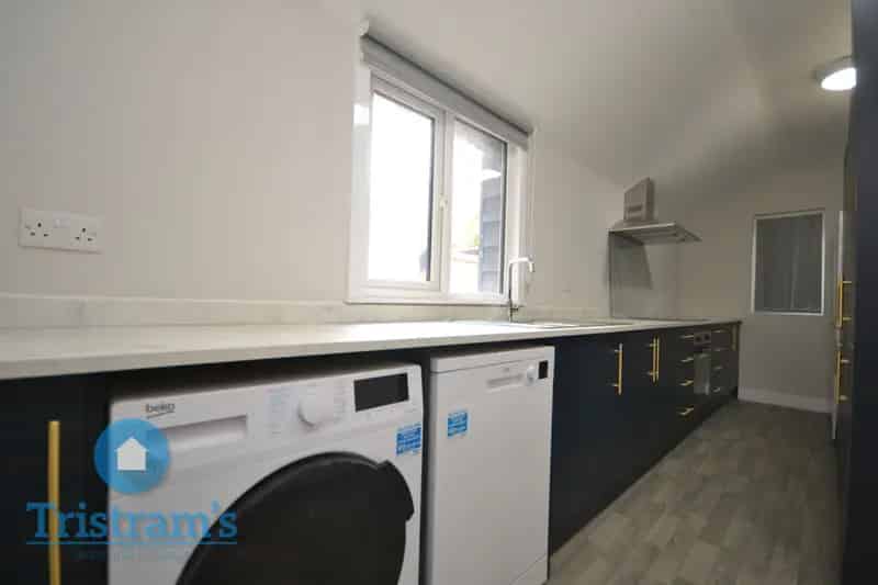 5 Bedroom End Terrace House to Rent - Student Accommodation