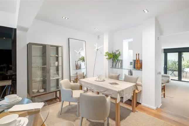 3 Bedroom House for Sale in Donne Place London SW3