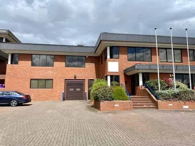 Modern Air-Conditioned Offices with Storage Valley Centre