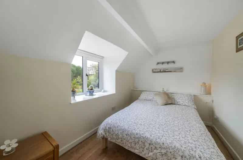 3 Bed Barn Conversion with Stables on 2.47 Acres